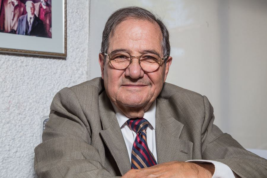 QuePasaCL's tweet photo. Dr. Jorge Rojas Zegers, Premio Nacional de Medicina 2024: “Hay que ser médico por el placer de servir” https://t.co/vyYDvbReSk https://t.co/RcaI98lmFN