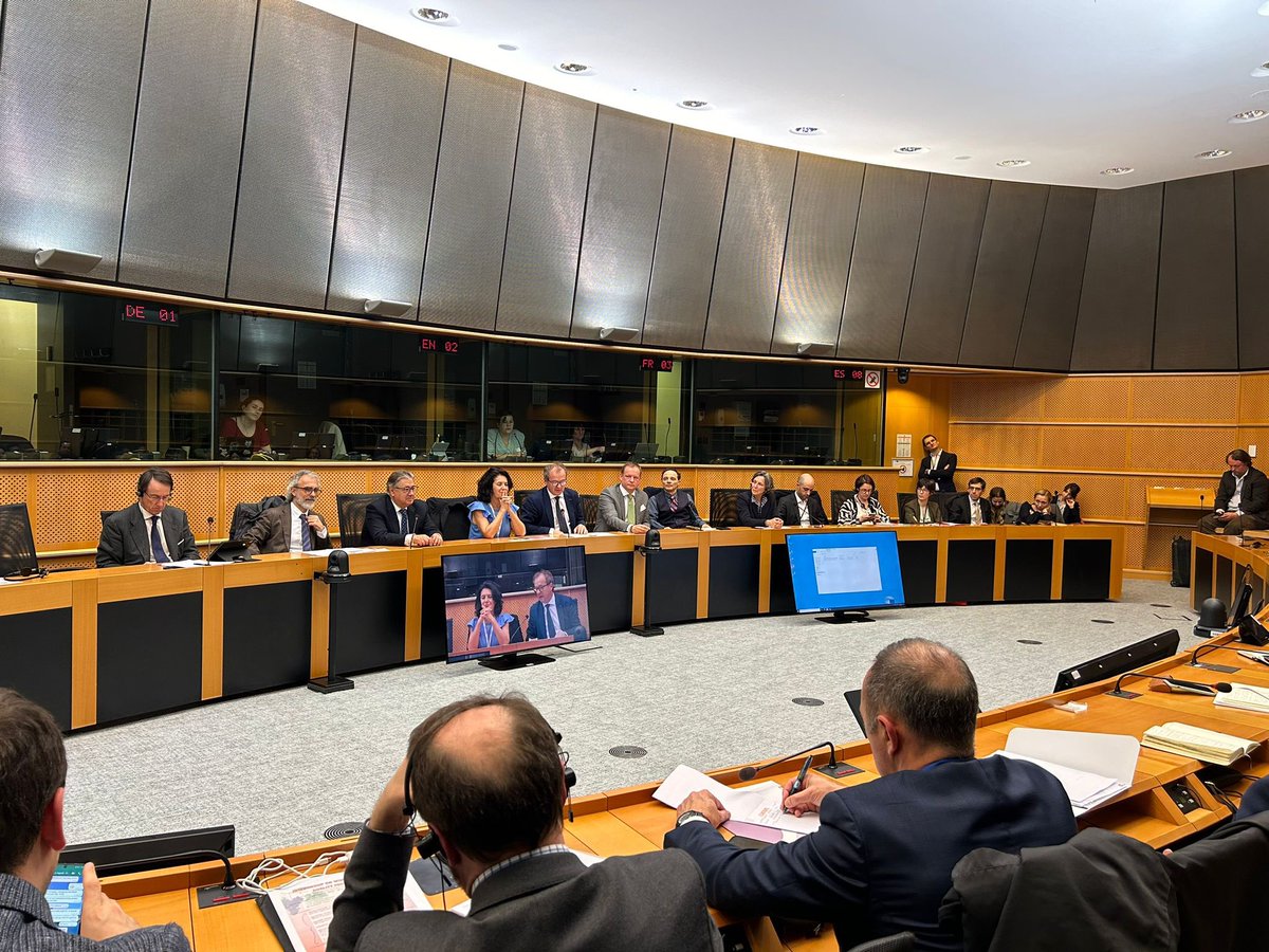 Hoy hemos celebrado la última reunión del Intergrupo de Vinos del @Europarl_ES de esta legislatura. Se ha presentado un estudio de @PwC sobre el impacto del sector vinícola en Europa. Muchas gracias a todos por sus aportaciones, especialmente a Mauricio González-Gordon.