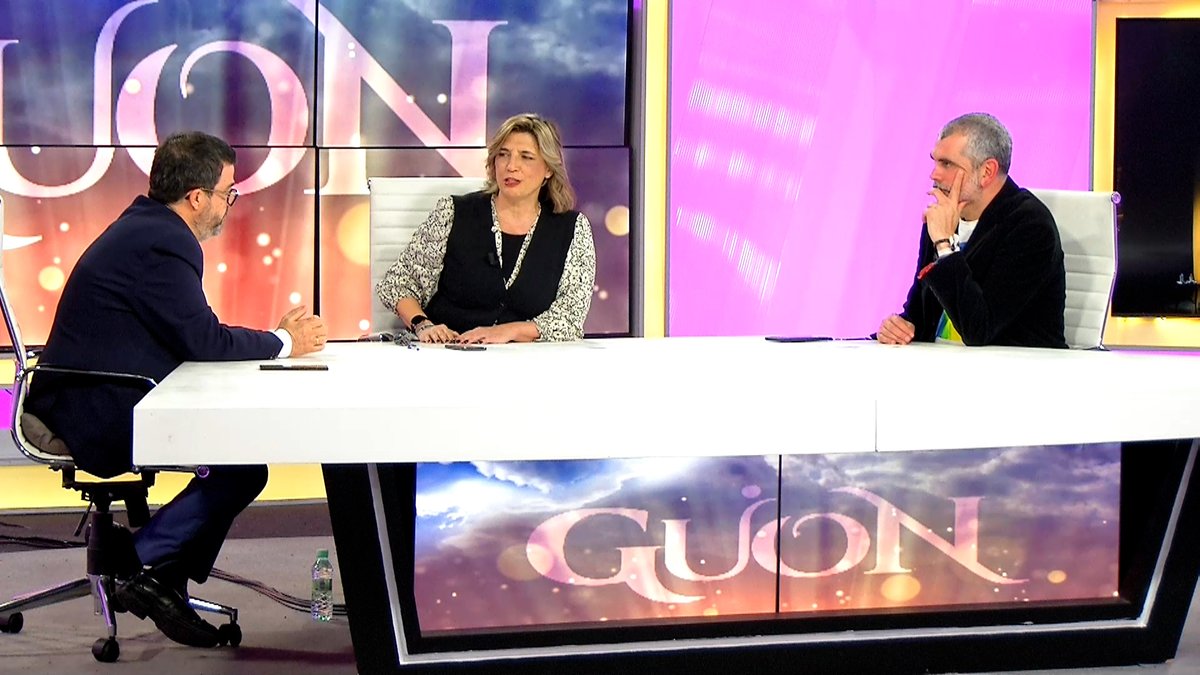 Una hora cascando con este buen señor de lo divino, pero sobretodo de lo humano. Nos ha contado el pregón por dentro y por fuera. Un disfrute estar con <a href="/AugustoPansard/">Augusto Pansard</a>