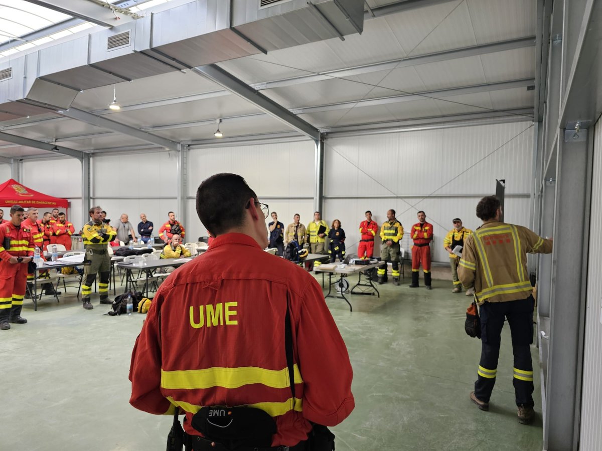 UMEgob's tweet image. El #BIEM4 organiza esta semana el ejercicio #TREX24, en el que expertos #LCIF 🔥 de los servicios de extinción de Aragón, Cataluña, La Rioja, Madrid y País Vasco participan en el estudio y puesta en practica de quemas prescritas en el Campo de Maniobras de San Gregorio #Zaragoza