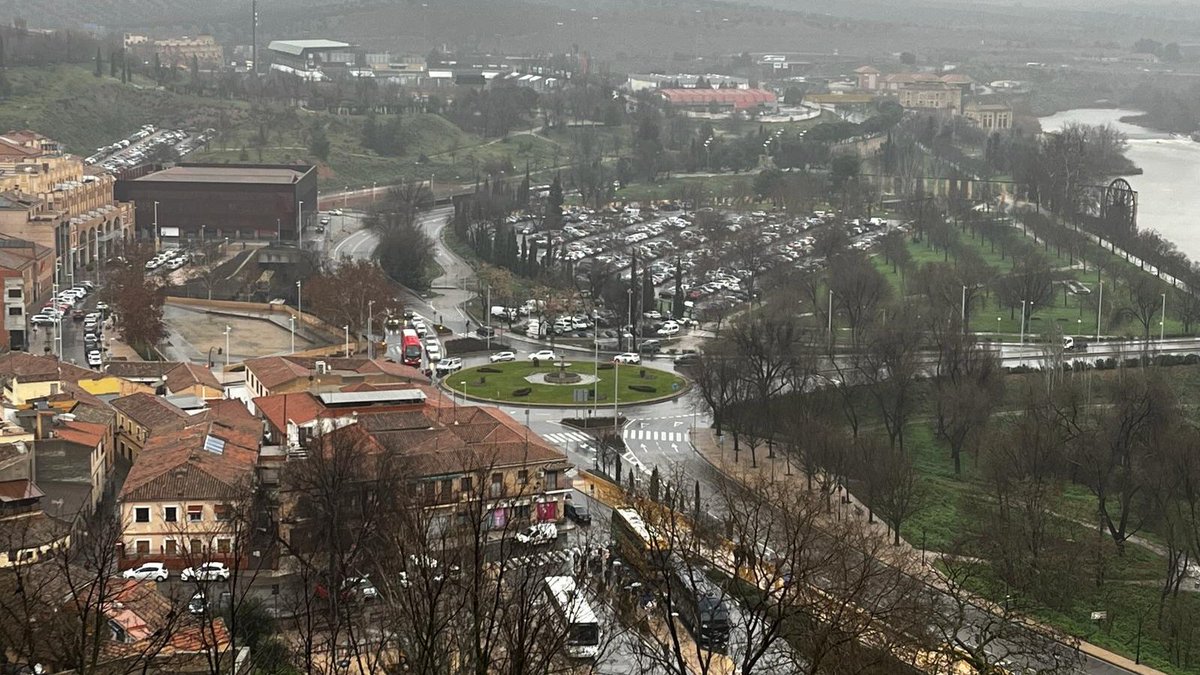 SER_Toledo's tweet photo. 🚘La idea para el aparcamiento de #Safont en #Toledo: gratis para los toledanos, de pago para el resto
ℹ️ Más información en: https://t.co/AlDxohlpDt https://t.co/LoatLC5KuG
