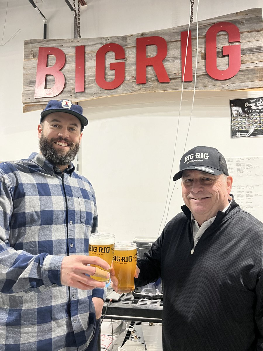 Golf season is approaching when the good folks at @BigRigBrewery are crafting this year's brew of No. 17. It's made with Cascade hops grown behind our 17th tee. Our man Tim draws a couple of pints for the taste test with @SeveDucat. This is the sixth year and maybe the best!