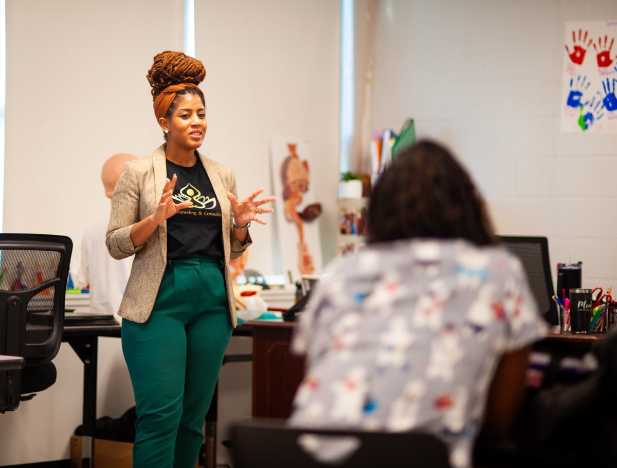 JCPS Diversity, Equity, and Poverty Department (@jcpsdep1) on Twitter photo Students in our 'Becoming' program at <a href="/LouisvilleCHS/">Louisville Central High School</a> are attending a session with LaShonda Sims Duncan of Sims Counseling. Today's session is topic is healthy relationships! Students in our 'Becoming' program at <a href="/LouisvilleCHS/">Louisville Central High School</a> are attending a session with LaShonda Sims Duncan of Sims Counseling. Today's session is topic is healthy relationships!