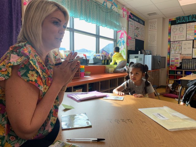 Today I got the opportuntiy to watch <a href="/mceneryfirst/">Katie McEnery</a> do her thing during guided reading! This group focuses heavily on word work, and I love that she keeps the word patterns front and center as they read! Way to go Katie! #VaughnSoakUpTheSun <a href="/VaughnElemFISD/">Vaughn Elementary</a>