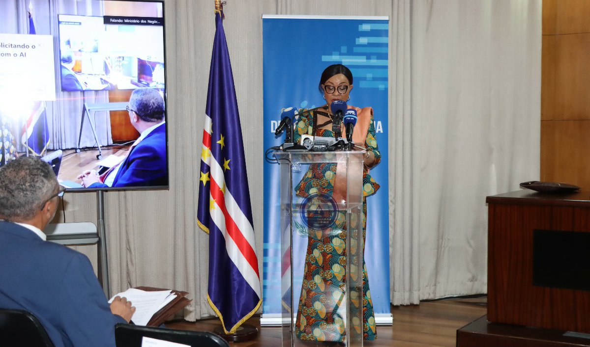 JosefaSacko's tweet photo. At the annual conference on foreign Policy: #CAPE2024 in Praia #CaboVerde. I urge us to focus more attention on #ClimateCrisis &amp; #SIDS. We need #ClimateDiplomacy to solve planetary crises like #Climatechange, #Biodiversity loss, #pollution &amp; #waste esp. in fragile states &amp; #SIDS https://t.co/cKvLXenzgs
