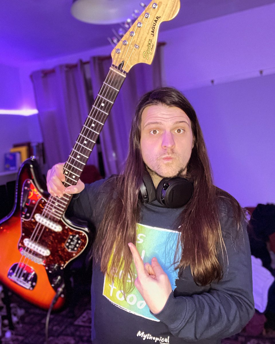 OnlyMe_MattyP's tweet photo. 3 hour guitar charity stream starting now.

1. Go to https://t.co/y2BbPc59kr
2. Get your free song request for me to play
3. Donate to @the_blue_cross to get more song requests
4. spin the win to play bean boozled 
5. I eathorrible beans 

#stream #streamer #charity #charityevent https://t.co/UqDOIUwRLt