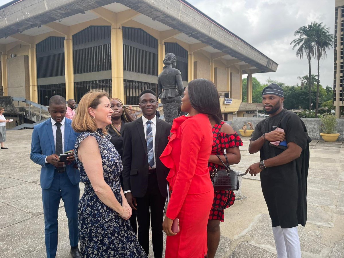 Today I announced new initiatives at @UnilagNigeria: the Africa Creative TV, a film-focused Community College Initiative program, and The American Music Mentorship Program (AMMP). These programs help strengthen cultural ties & create economic opportunities. 🇺🇸🇳🇬 #CreativeEconomy
