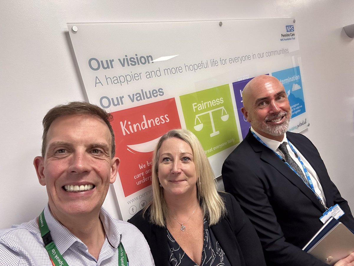 A sad & happy week! Sad to see our @clareparkernhs leave us - we will miss you Clare! And happy to welcome @timmcdougall69 as our new Director of Quality, Nursing & AHPs - welcome Tim! Both are brilliant #PennineCarePeople @PennineCareNHS - living our values every day! 😀