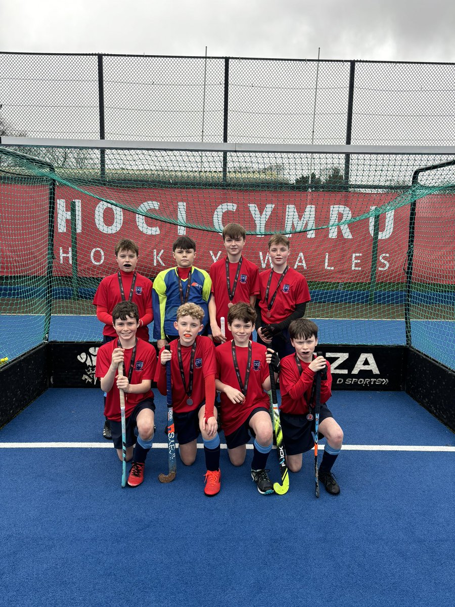 GlantafPEMerch's tweet photo. Rownd Derfynol Hoci Cymru 🏑🏴󠁧󠁢󠁷󠁬󠁳󠁿

Bechgyn BL7 - 4ydd
2-2 v Bro Pedr
0-1 v Brynhyfryd
0-2 v Rydal Penrhos

Bechgyn BL9 - 2il 🥈
1-1 v Brynhyfryd
2-2 v Bro Caereinion
2-1 v Bro Morgannwg 

Datblygiad gwych ers Mis Medi 👏 https://t.co/52azae0mwj