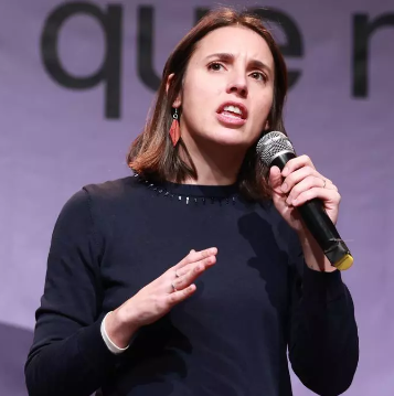 KaskarasR's tweet image. ¿A quién vas a votar en las Europeas?

Rt - Podemos (Irene Montero)
Mg - Sumar (Estrella Galán)