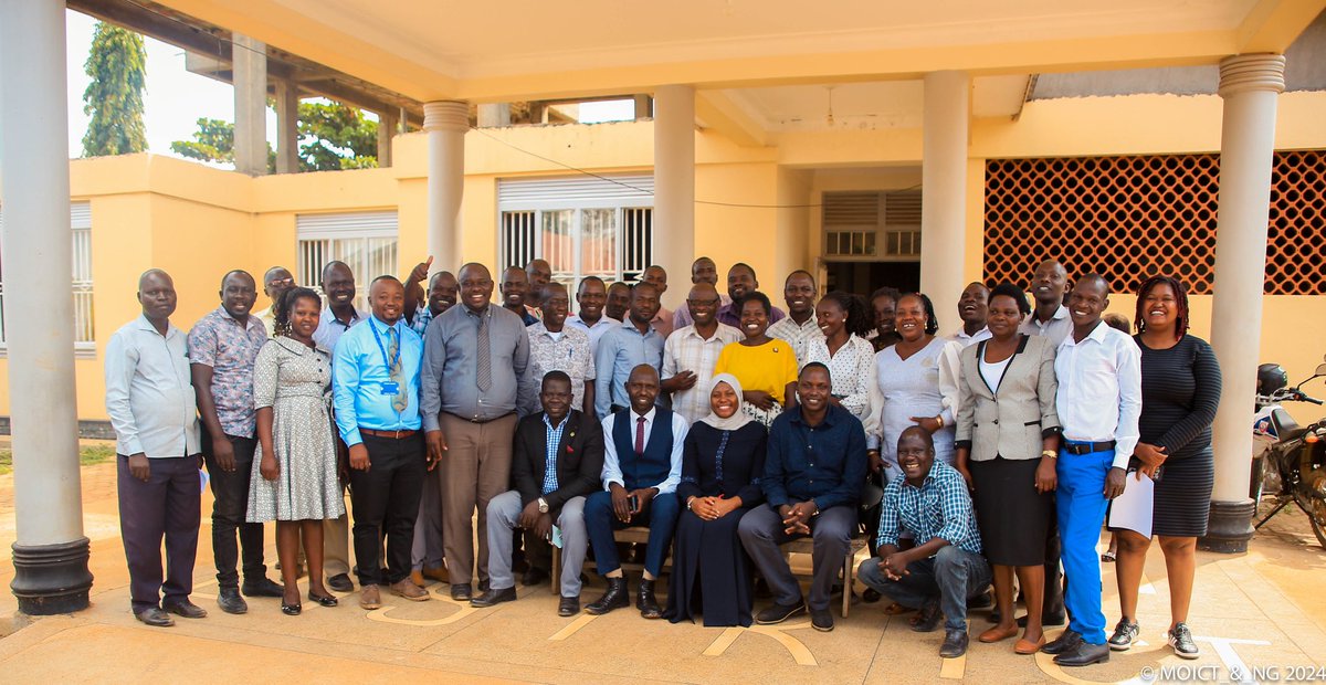 Earlier: PS, Dr. @azawedde met with the parish chiefs & leaders of Teso region at the Soroti District Council to discuss the wins & challenges of the Parish Development Management information system (PDMIS) She thanked them for effectively using digitization to implement #PDM