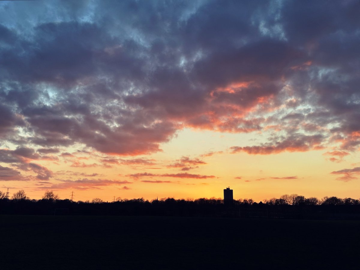 Lovely #sunset at @OurTurnMoss this evening. #dailydoseofnature #365dayswild #wellbeing #nature #therapy #outdoors #mindfulness #naturephotography #forestbathing #walking #exercise #photooftheday #TherapistsConnect #mentalhealth #health #SpringEquinox