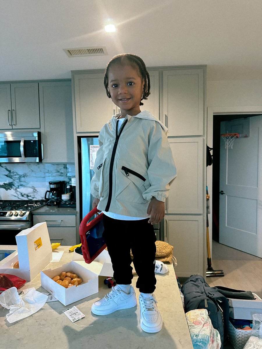 J__Isom's tweet image. “Daddy, I want to go the beach”….🏝️ 🇧🇸
#TheBigThree #BirthdayBoy