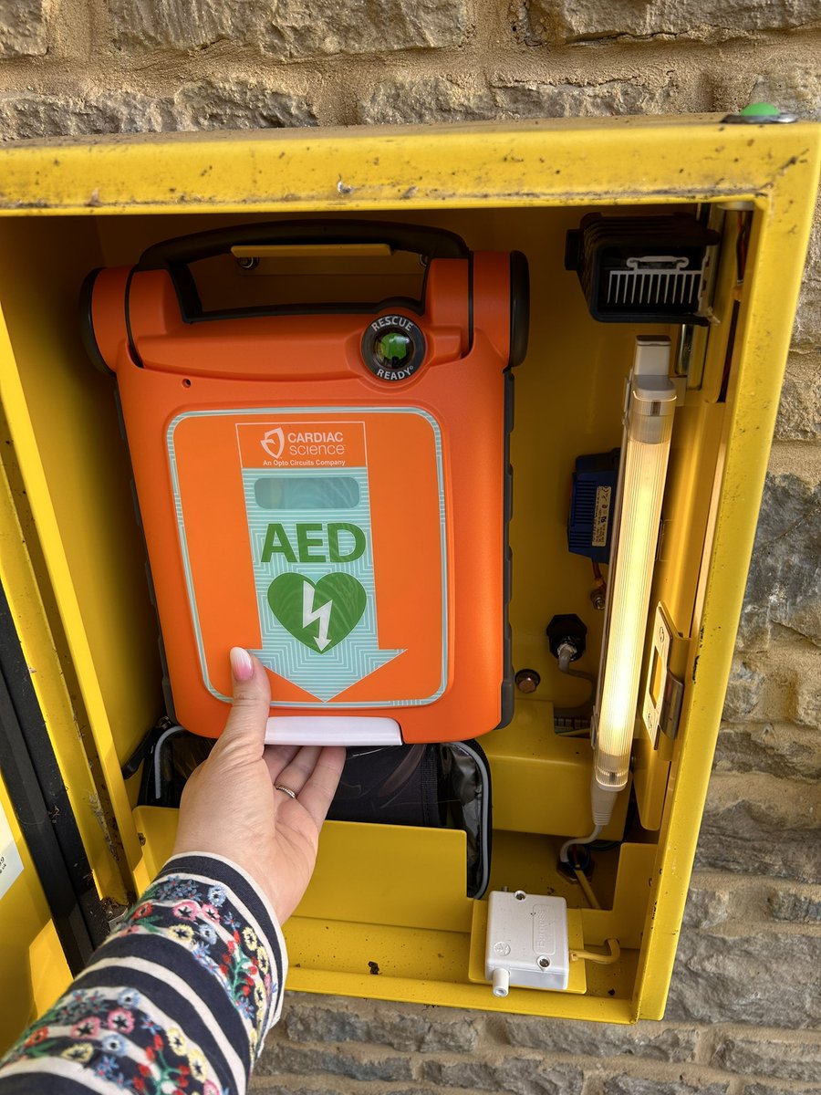 Our community #AED was deployed today in our village. It’s now nicely topped back up and fully operational again should it be needed by someone else. #defibrillator #villagelife Thanks to the Community Heartbeat Trust for swift comms ensuring continuity of provision.