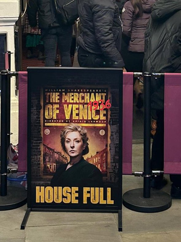 Totally full house tonight I mean not a single ticket left to be had -incredible yet again.  See tou later <a href="/radioleary/">Dermot O'Leary</a> <a href="/Ivorbaddiel/">Ivor Baddiel</a> <a href="/MOV1936/">The Merchant Of Venice 1936</a> <a href="/CriTheatre/">Criterion Theatre</a>