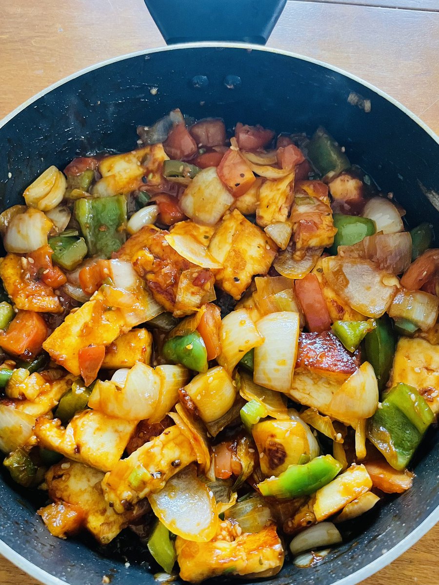 Indo-chinese chilli paneer #EBGIxCRC 

Cottage cheese +Veggies + Schezwan + Garlic
4️⃣5️⃣ healthy meals challenge 
#EatGoodFeelGoodxCRCAwareness #45isTheNew50