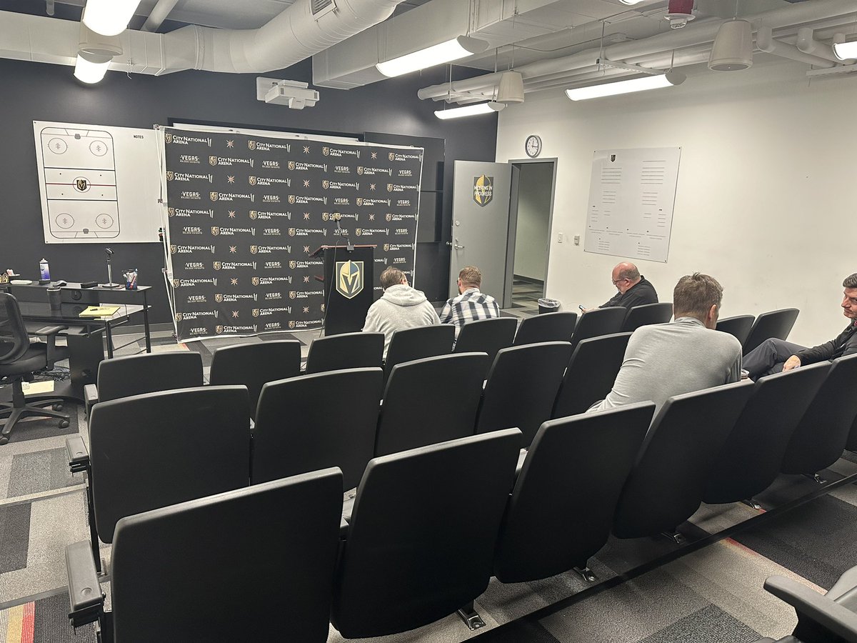 Antoine_Noble's tweet image. @GoldenKnights this morning @UNLVLadyRebels this afternoon 
@TheRunninRebels watch party @PKWYtavern this evening #NIT2024 #kmcc @KTNV @ScrippsSports @LasVegasLocally @vegas