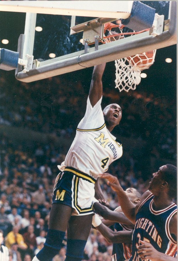 Glen Rice's 6 game streak in the '89 NCAA tournament: 184- Pts (record) 75- FGM (record) 27- 3PM (record) 56.5- 3P% (record w/30+ attempts) 1- NCAA title The most dominant run by a single player in tournament history 🔥〽️