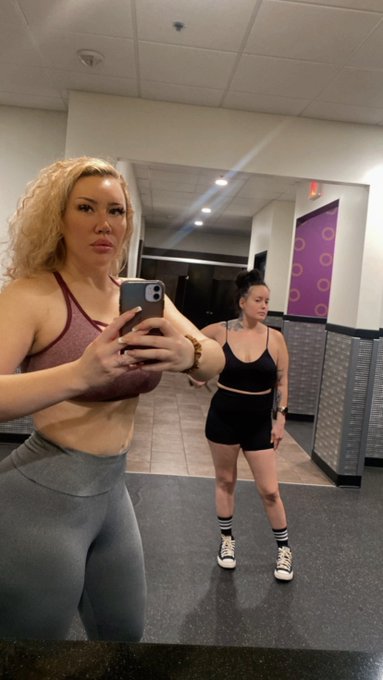 Went to the gym w my gf and came home to play. https://t.co/oKeQ3BiY8Q #WednesdayMotivation #gymgirl<a href="/tag/follow"class="tags"><span>#follow</span></a><a href="/tag/gymgirl"class="tags"><span>#gymgirl</span></a><a href="/tag/thick"class="tags"><span>#thick</span></a><a href="/tag/beautifulgirls"class="tags"><span>#beautifulgirls</span></a><a href="/tag/retweet"class="tags"><span>#retweet</span></a>