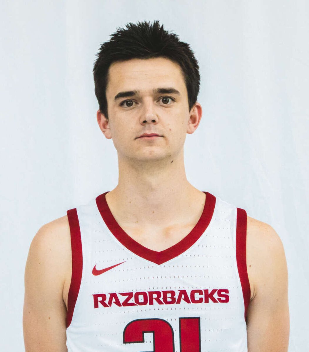 RAZ0RBACKS's tweet photo. Cade Arborgast at Arkansas 

Elite Eight x2 
Sweet Sixteen x3
Named to the 2022-23 SEC Winter Academic Honor Roll
February 2022 Rolling stone white boy of the month recipient 
Defeated Gradey Dick and #1 Kansas in 2023 in the round of 32 

The greatest Razorback of all time? https://t.co/nggzKbqPsK