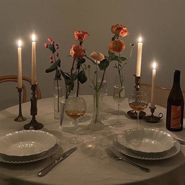 abottleoflarry7's tweet photo. faking it • au larry 

 a irmã caçula de harry está prestes a se casar e ele precisa, desesperadamente, arrumar um acompanhante. é assim que ele acaba indo a um encontro por semana e compartilhando as experiências — péssimas, na grande maioria — com louis, seu colega de quarto. https://t.co/KFFq1VlwEe