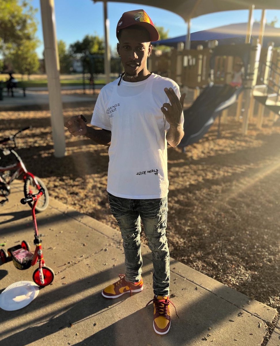 vibezwitnique's tweet photo. Nobody will ever understand my pain💔 #LLSCOOB🫶🏽 https://t.co/0jbbqFIZOQ
