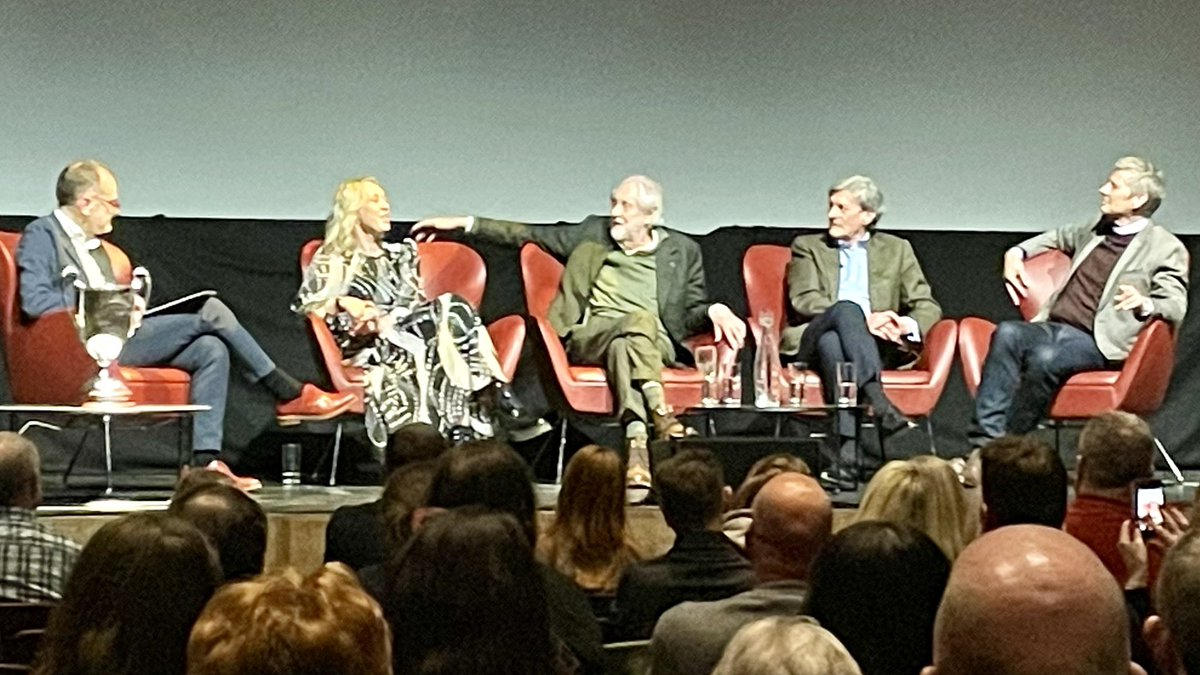 What wonderfully warm, emotional, life affirming night @FireStationSun A great film and super insight to its making @DPuttnam @officialhavers and how it resonated with elite Athletes @jarrowarrow @ExtraMileme @JeffAB61 Thanks @PMCallaghan