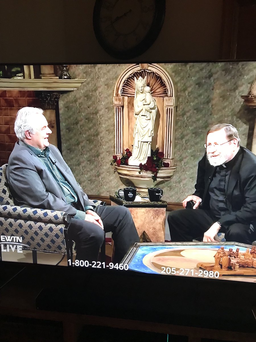 You don’t know what you are missing if you’re not watching EWTN LIVE……great show with Father Mitch and Marcus Grodi🙏📿✝️