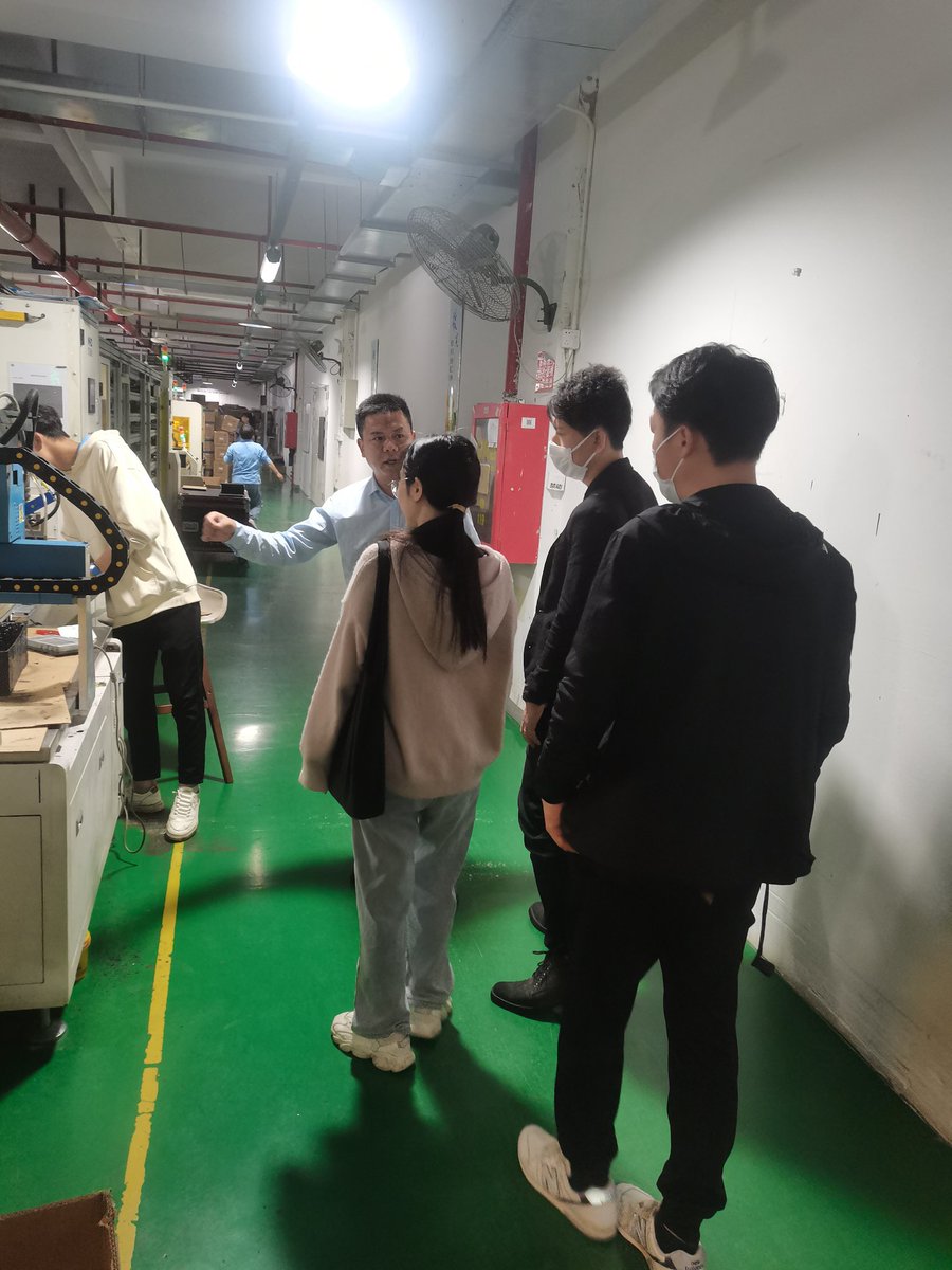 Japanese customers visit our production plants on 19th March,2024.

#LEDscreenfactory#customer#visit#