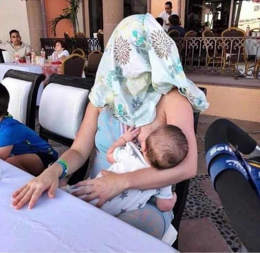 This woman was asked to cover up while she was breastfeeding. A legend was born.👏😂😉