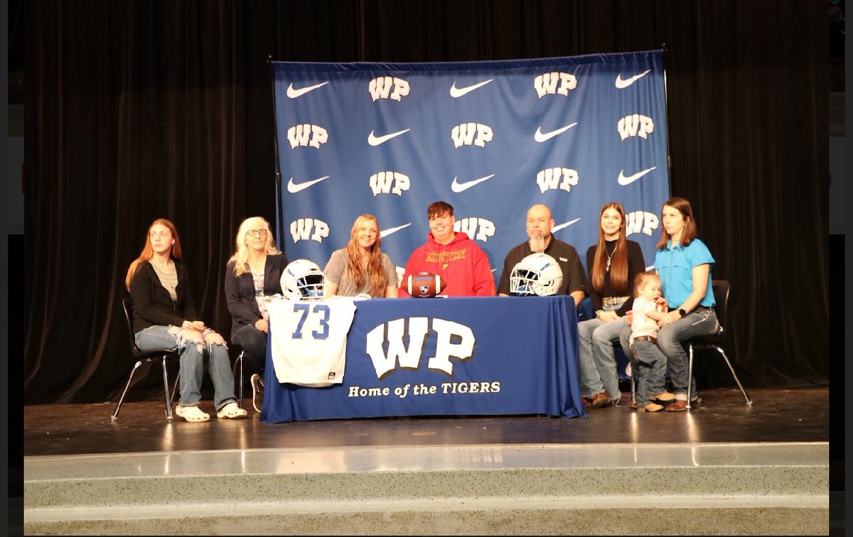 Sign day for @RoosFootball