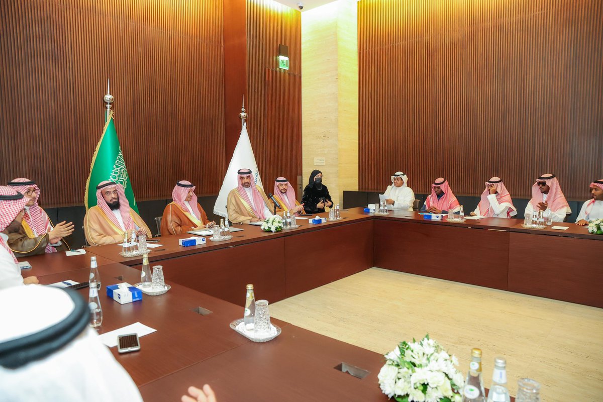 Ahmed_S_Alrajhi's tweet photo. نواصل في ملتقى #ليالي_إخاء التأكيد على دعم وتمكين القيادة الرشيدة لأبنائنا الأيتام، والاعتزاز بدورهم في التنمية الوطنية، وأشكر جميع الشركاء والباذلين على مبادراتهم النوعية للأيتام في الرعاية والتدريب، والتأهيل لسوق العمل، والمخ��صين في تقديم التجارب والخبرات للانطلاق نحو المستقبل. https://t.co/XVgFumSqhO
