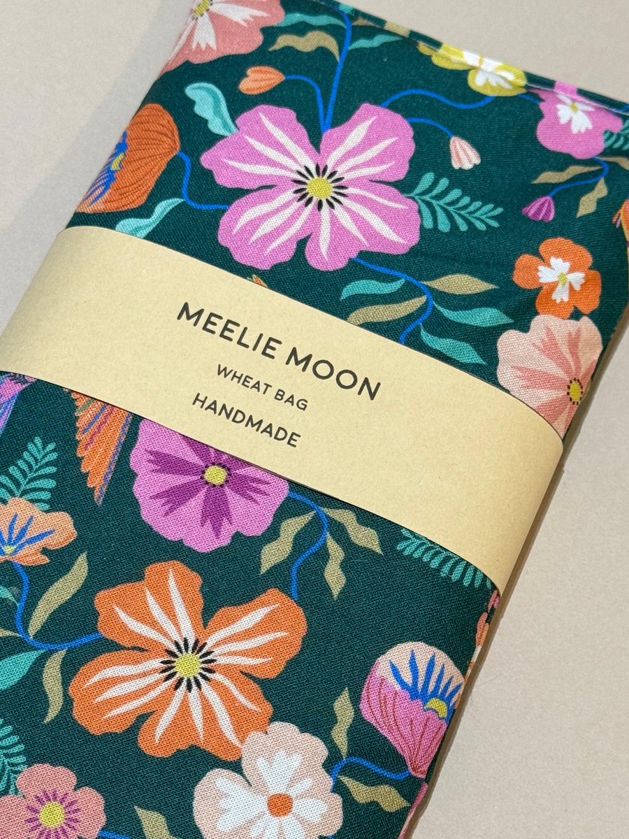 #shopindie #smallbiz #madeincornwall #cornwall #wheatheatpack treat someone you love to our new Spring collection £11.75 meeliemoon.etsy.com/listing/169933…