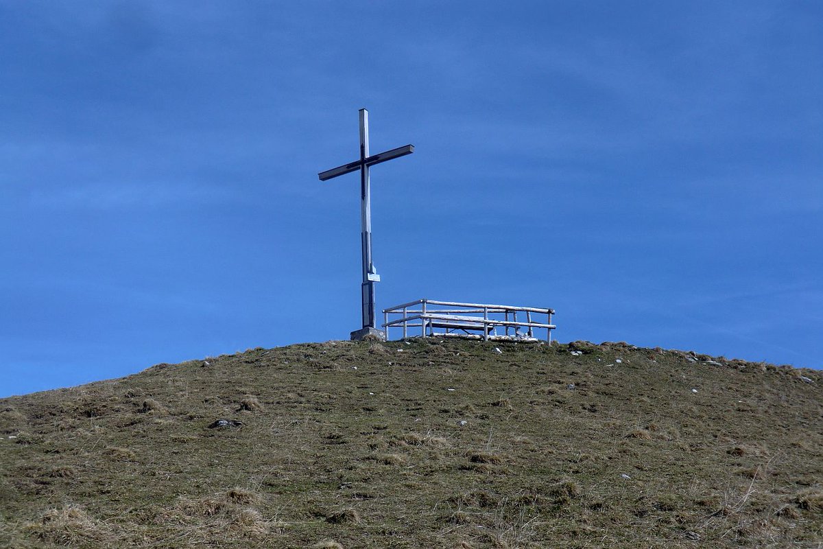 Schönberg 1620m von Hohenburg mitm Radl zum Schmickerstein, dann zu Fuß, vom Gipfel zum Mariaeck noch Schnee 4h30 990Hm 17km