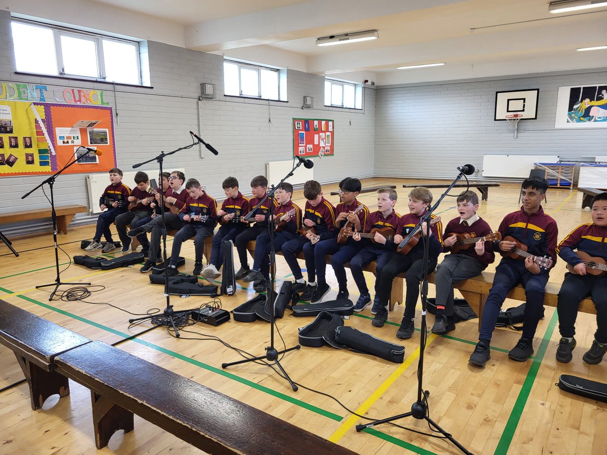 Great atmosphere in CBS Primary having the Community Radio Kilkenny City crew visit today! The pupils really enjoyed the day; singing, playing music, doing interviews, telling jokes and reciting Limericks!! We are so proud of all our pupils! 📡🎙📻 🤗 @CRKC1