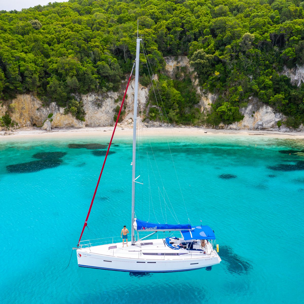 Embark on an extraordinary journey with Sunsail and save depending on when you cast off your lines! Book by April 1st, 2024 to take advantage of this limited-time offer! Enjoy warmer waters and endless adventures! 

More details here -> hubs.li/Q02qbD090