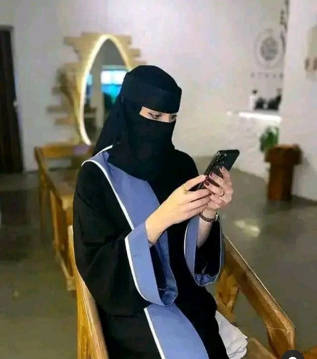 سؤال:

ماذا سيحصل لو اختفت مساحيق التجميل من الأسواق.؟😇