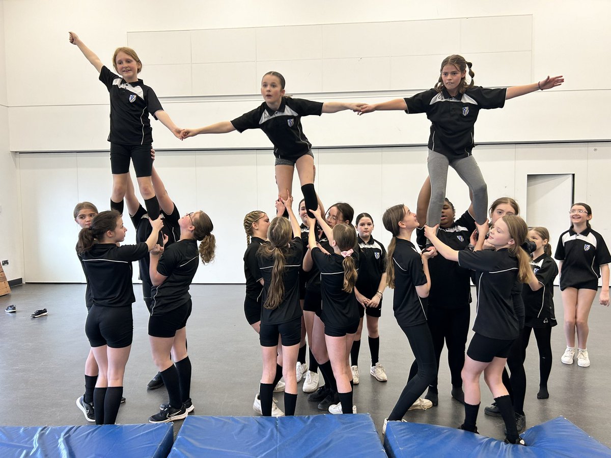 Today some of our fabulous students who also attend @WyeAndGalaxy delivered cheerleading to their peers in their PE lessons. They were fantastic coaches and everyone enjoyed. Hopefully more students will take it up and join @WyeAndGalaxy #lifelongparticipation