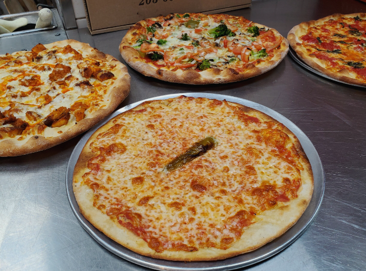 Heights Pizza Company honors the tradition of Nick Criscuolo’s fine Italian cuisine. Learn more by visiting heightspizzacompany.com. #darien #darienct #livedarien #fairfieldcounty #shoplocal #shopdarien
