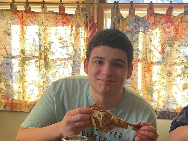 RachelLS's tweet image. Isaiah Cramer has been missing since Feb. 4.  It's imperative that we find him because he needs seizure medication that he can't live without.
~ 16 Years old
~ 5'10"
~ 220 lbs.
~ Black hair
~ Brown eyes

HE COULD BE ANYWHERE! Call 911 if you believe you have seen him. 

SHARE!