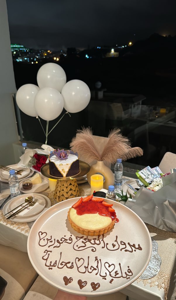 xr6ri's tweet photo. -و اليومَ، تُزهرُ دعوةٌ من دعواتِ رمضانَ الماضي، فالحمد للهِ الذي أجابَها، وجعلها بستانًا من السعادةِ يانعًا في قلبي🤍🤍🤍🎓
١٤٤٥/٦/٢٠ هـ https://t.co/O5nFxaP8wx