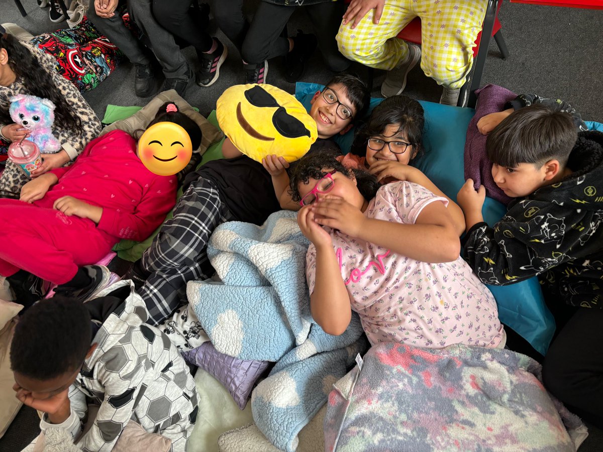 We loved our pyjama day with @year_family to raise money for our Lenten charities. ✝️ Lots of happy faces enjoying our cosy afternoon.😊 #CatholicLifeHFB10