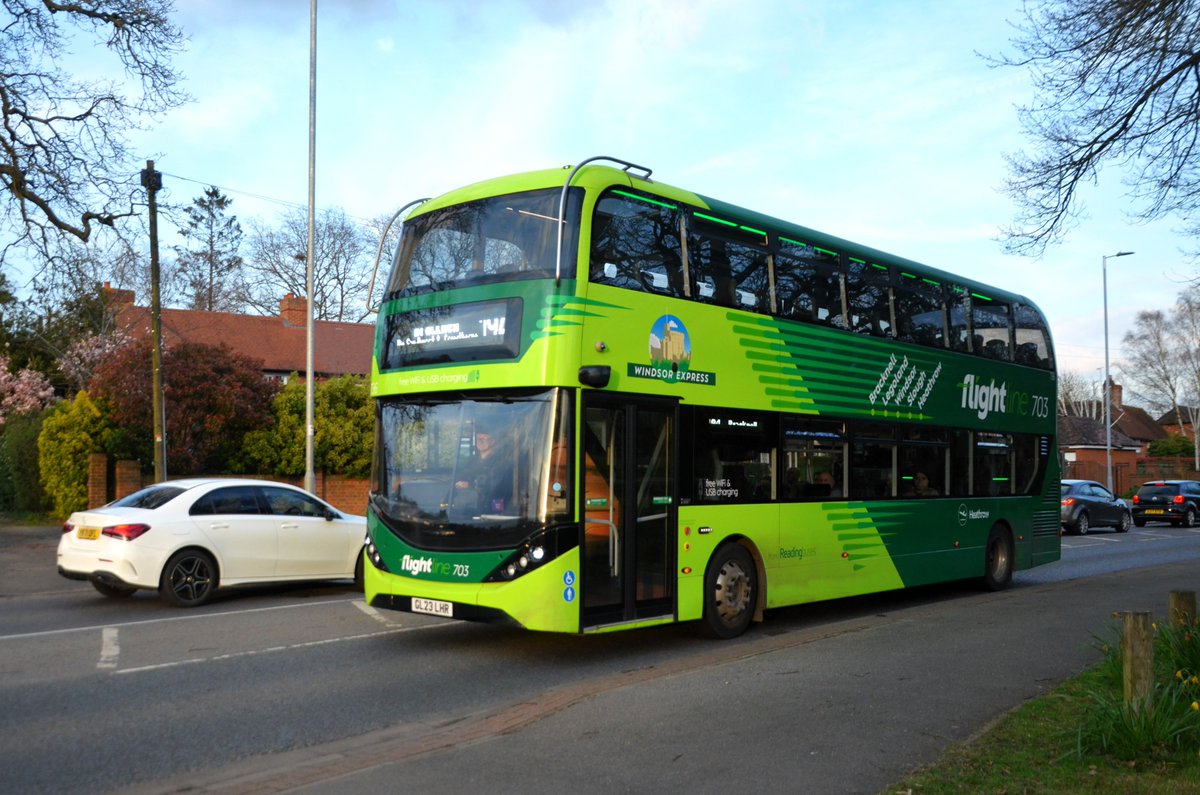 Finally caught up with the retro <a href="/SW_Help/">SWR Help</a> 455 today at Sunningdale, as well as a 458 and an MPV. Then a pleasant surprise thanks to <a href="/reading_buses/">Reading Buses</a> on the 194 in Sandhurst....
