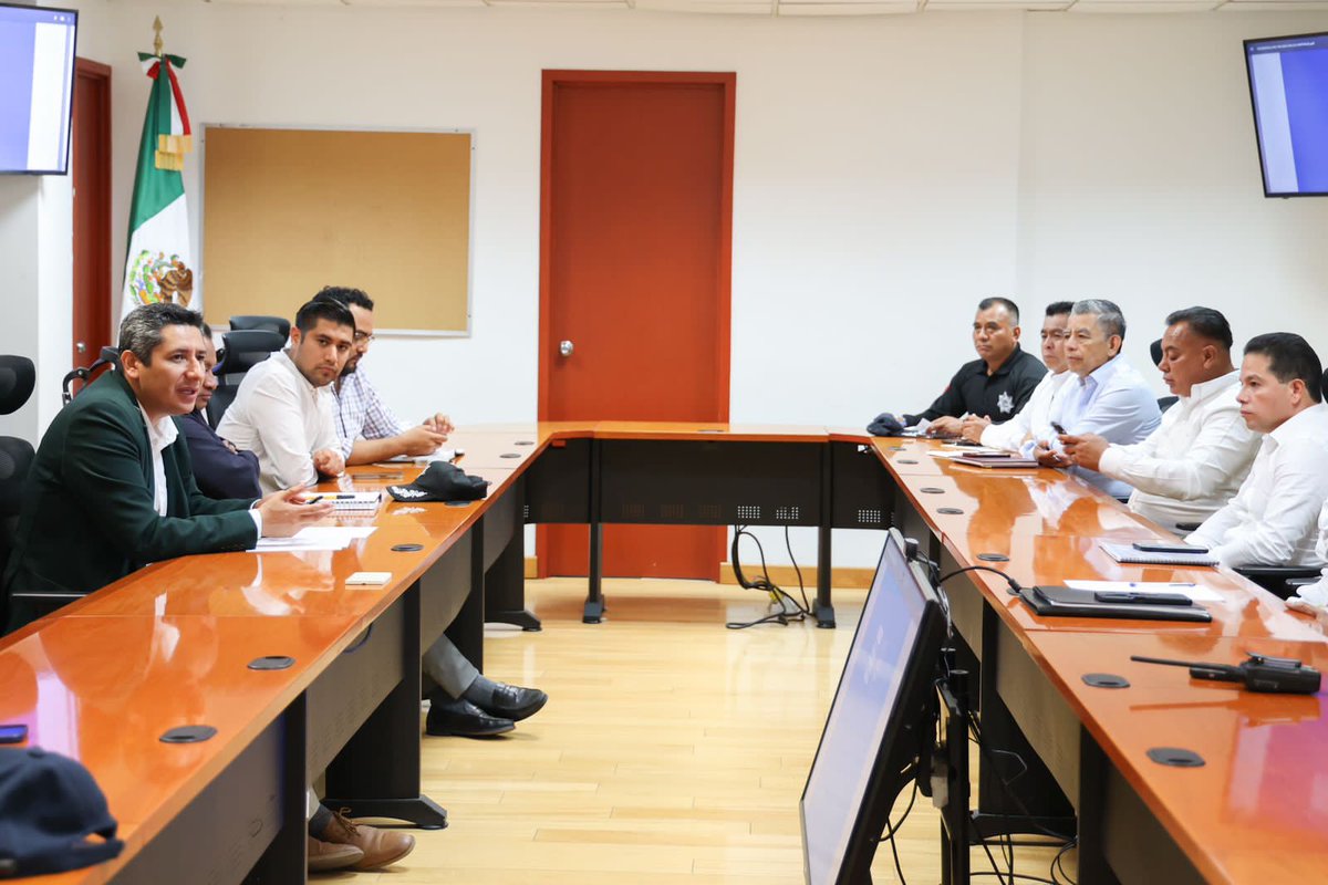 Gracias al análisis de datos, la Fiscalía de Oaxaca conoce con certeza el tipo de delitos de mayor incidencia en los diferentes municipios de los Valles Centrales, por lo que participamos en una reunión con presidentes municipales de esta región para diseñar estrategias de