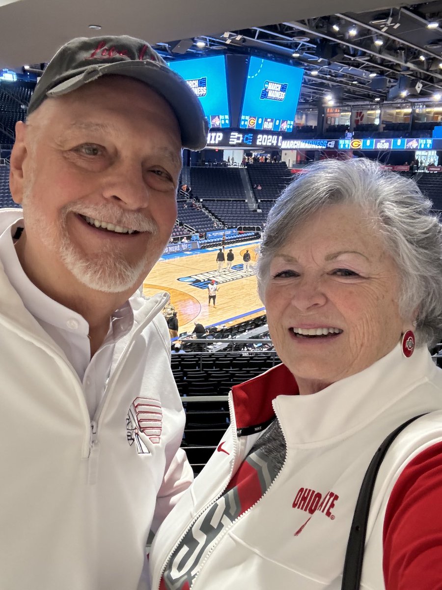 VictoriaExit7's tweet image. #MarchMadness2024. Ready for Night two at UD #mmselfie