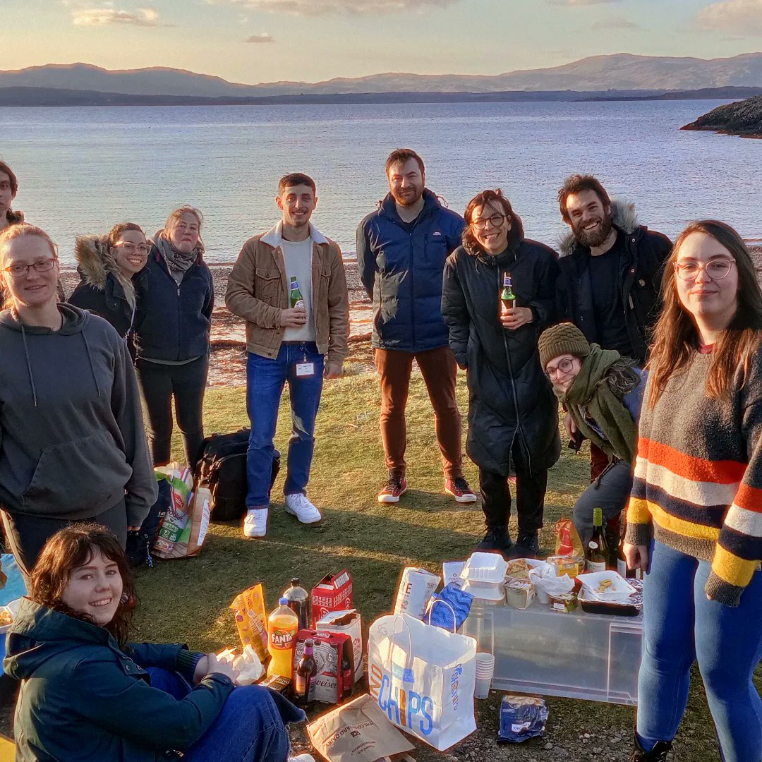 Sunny but cold evening, nearly full team picnic on the SAMS beach to say bon voyage to our visiting snow algae PhD student Alex from Norway, and to celebrate the new promotion to Associate Professor! @SAMSoceannews @CCAP_Oban @ThinkUHI