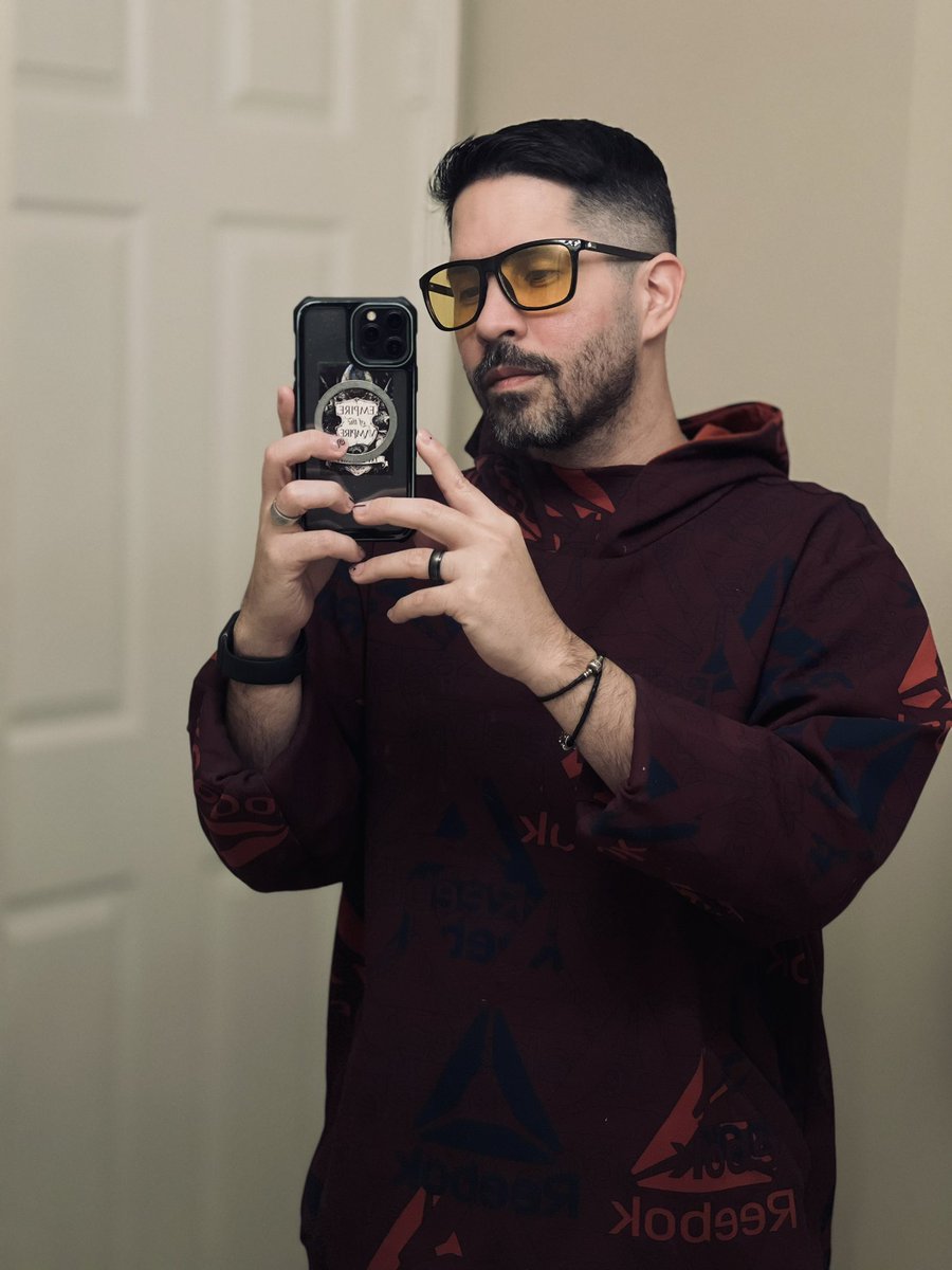 Cloudmaxx's tweet photo. Lost in the shadows of the lens, I fade away from the memories I capture. Becoming the silent storyteller, unseen in my own tale. As I slowly realize my absence in the moments I preserve, I cling to occasional selfies, reminders of who I am amidst the vanishing frames. 📷 #selfie https://t.co/ubBffzO8JF