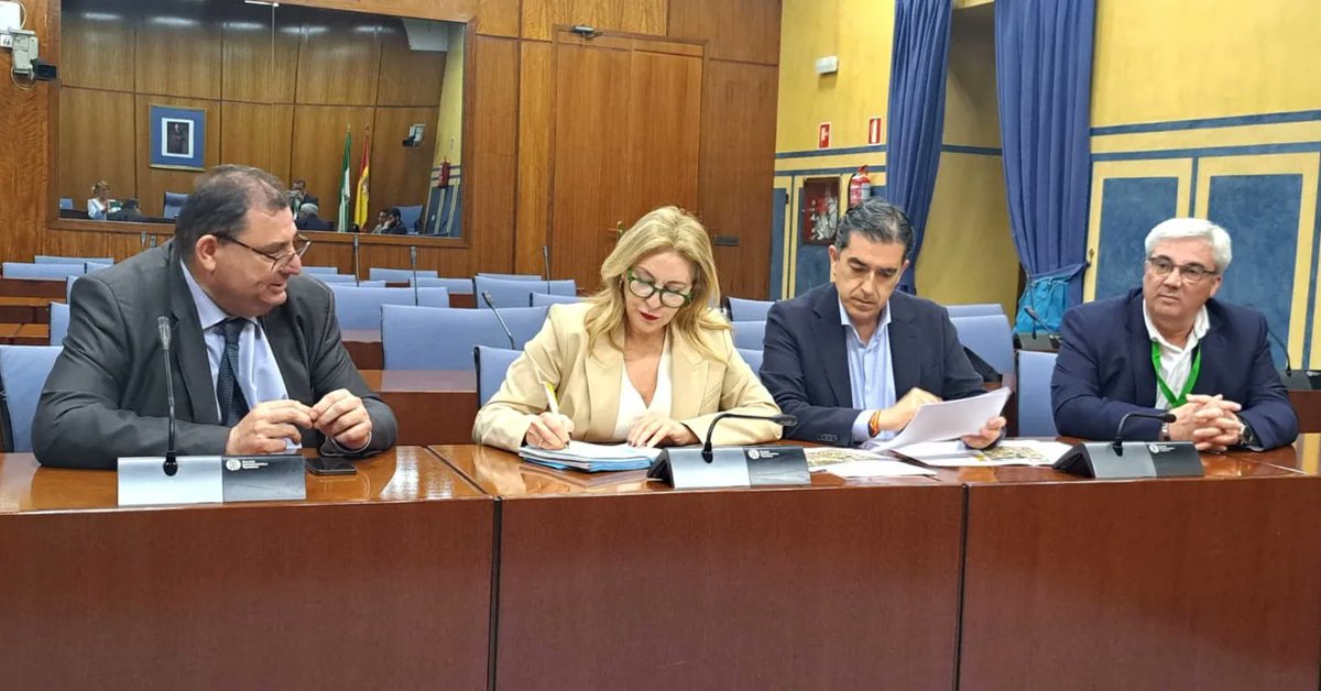 Me he reunido con Pedro Cabrera, alcalde de #Baeza muy comprometido con su municipio, y Bartolomé Cruz, teniente de Alcalde, para estudiar proyectos que redunden en beneficio de los baezanos.