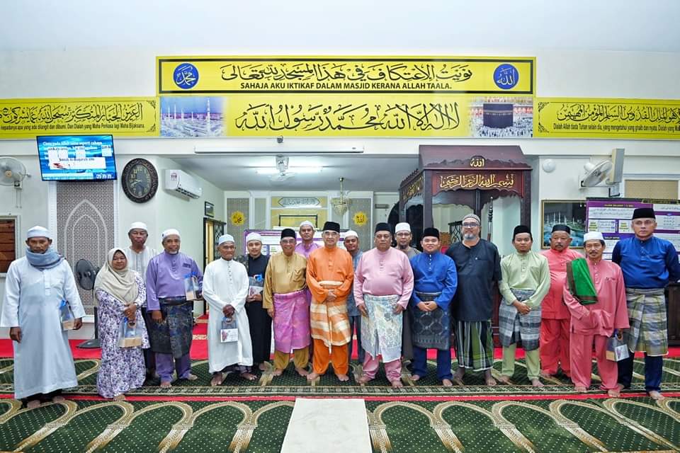 20 Mac 2024 (Rabu)
9 Ramadhan 1445H

Menghadiri Majlis Berbuka Puasa dan Solat Terawih anjuran Dun Ayer Limau bersama pihak TNB.
