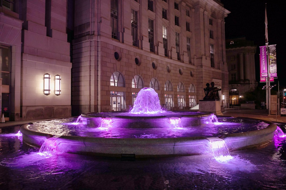 🌸 It's that time of the year again – @CherryBlossFest is here to paint the district pink! 🌸 We're kicking off the season by decking out our building with cherry blossom decals and illuminating the Oscar Straus Memorial Fountain in pink until April 14. #SpringTogether